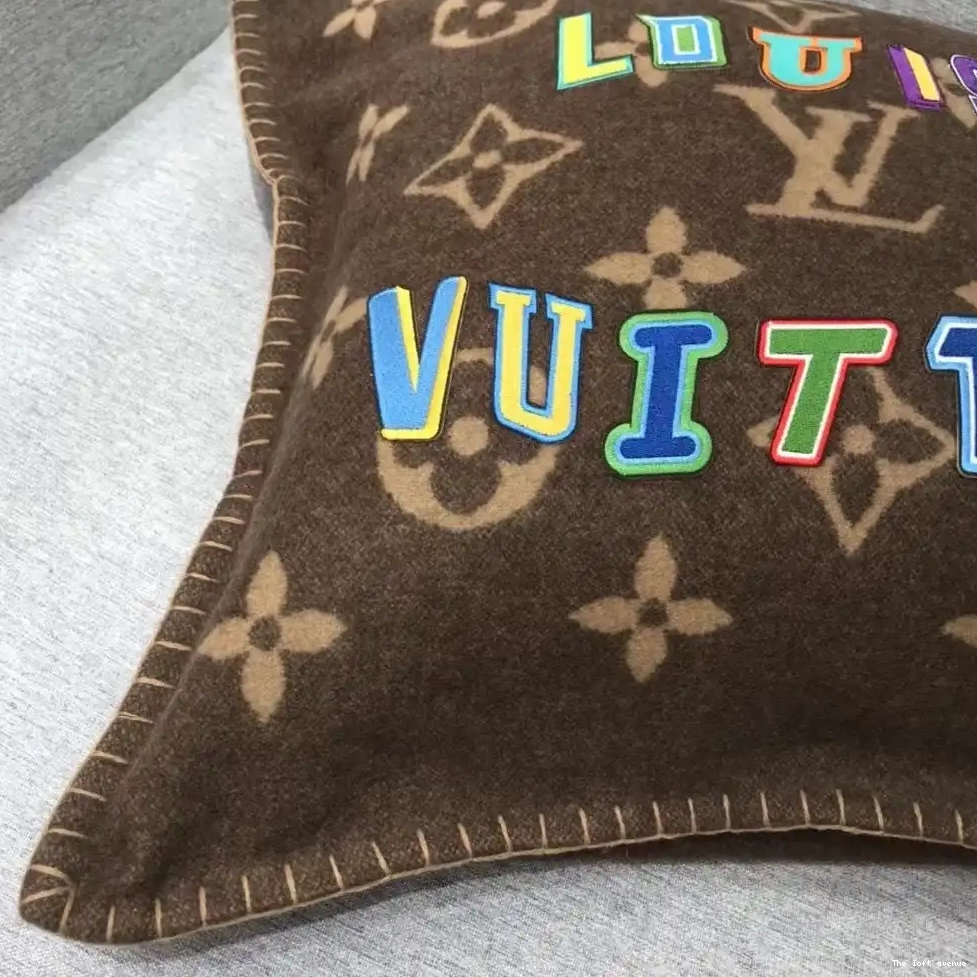 CUSTOM PILLOW LV LETTERS THROW WOOL 0607